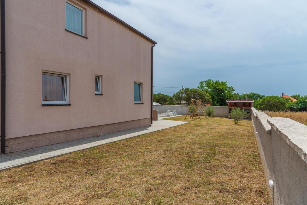 Apartmani Krzak Нін Екстер'єр фото
