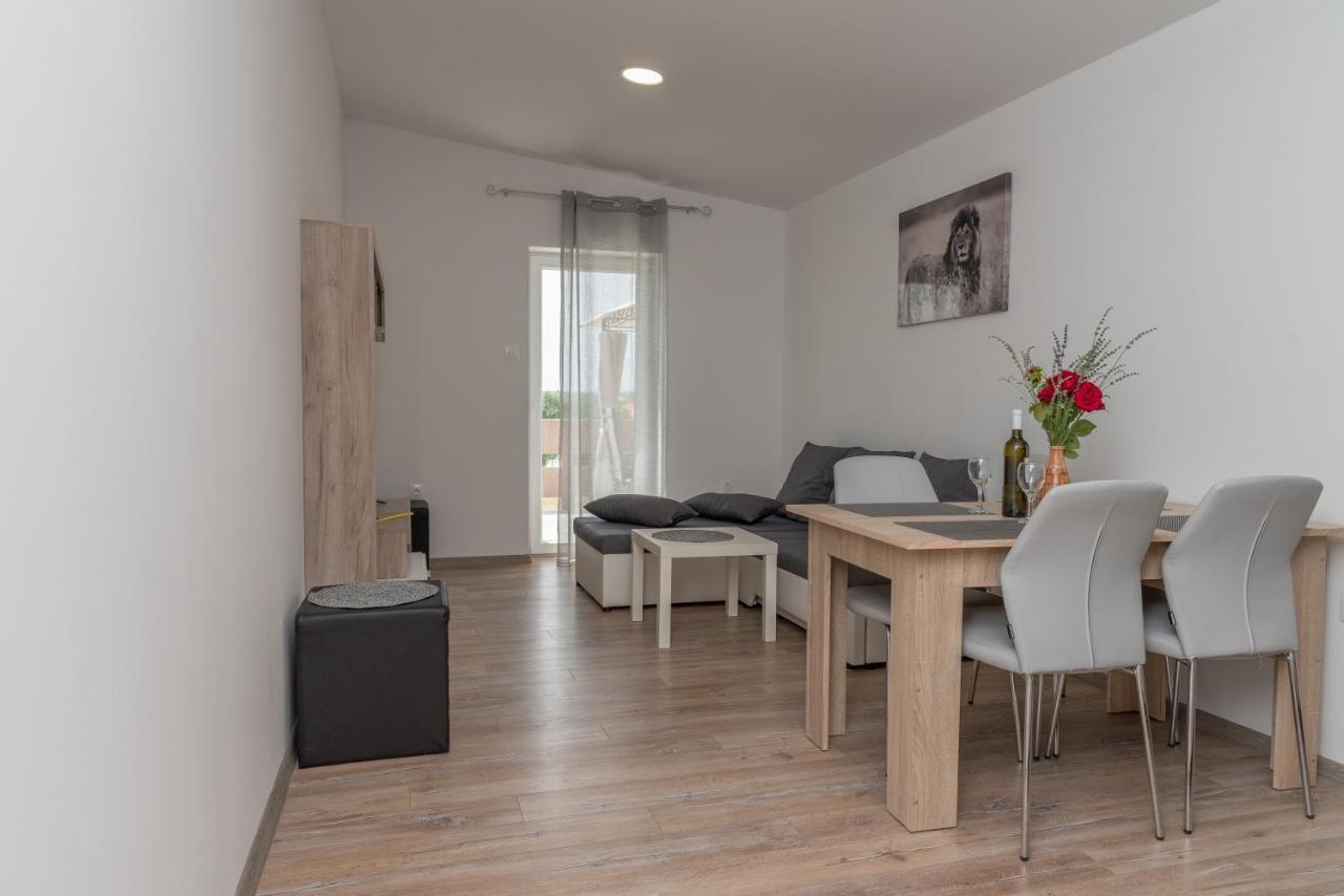 Apartmani Krzak Нін Екстер'єр фото