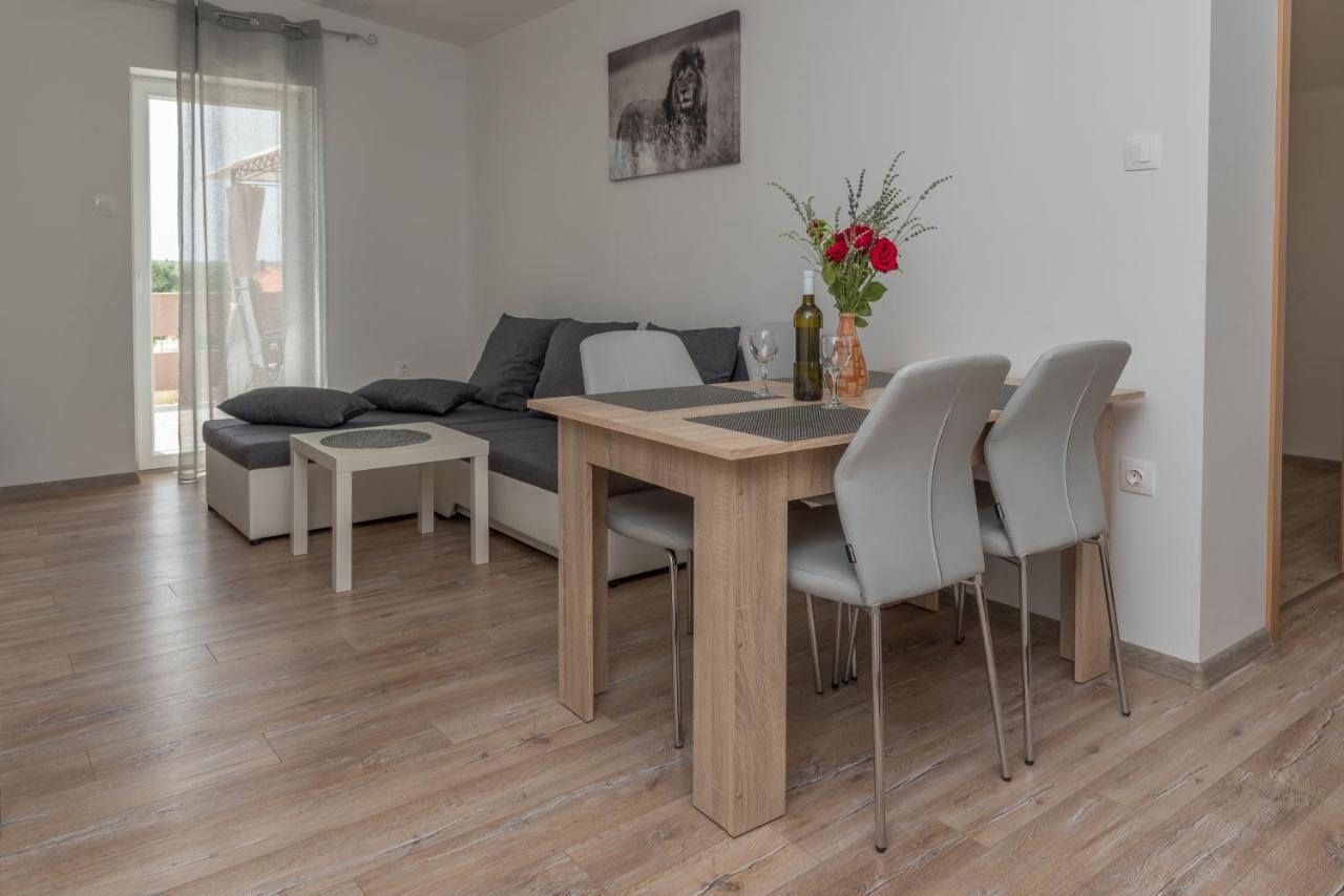 Apartmani Krzak Нін Екстер'єр фото