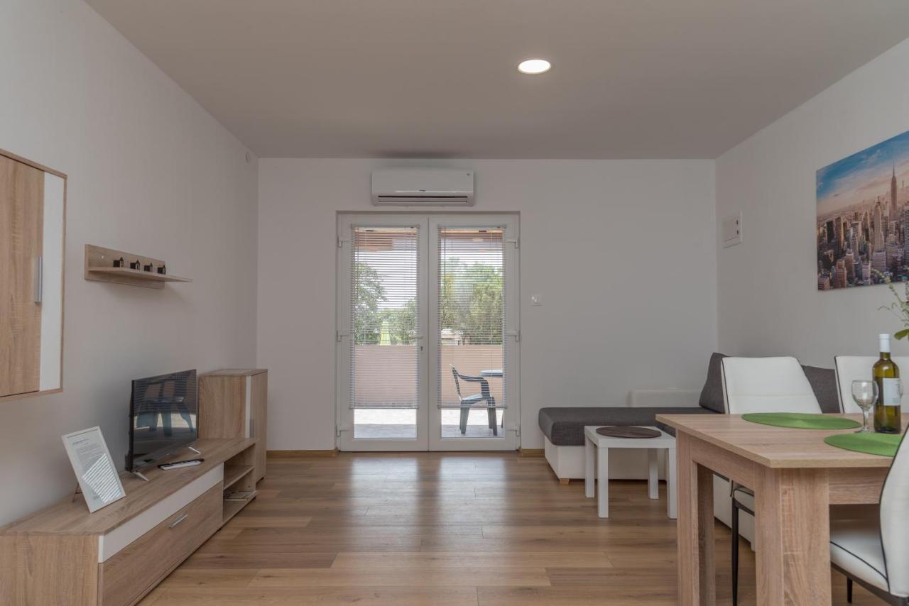 Apartmani Krzak Нін Екстер'єр фото