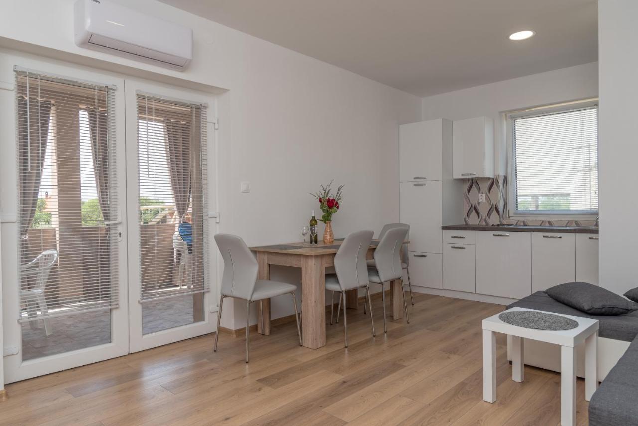Apartmani Krzak Нін Екстер'єр фото
